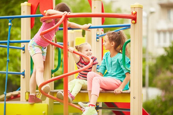 How to Design a Multi-Generational Playground in UK's Urban Parks?