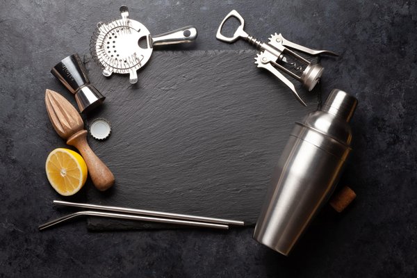 How to Create a Gourmet Champagne Cocktail with Elderflower and Pear?